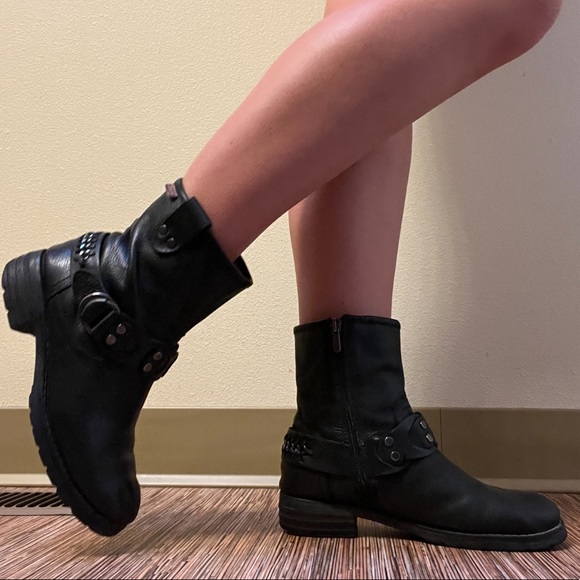 Pikolinos Black Vintage style Buckled Booties - Picture 7 of 8